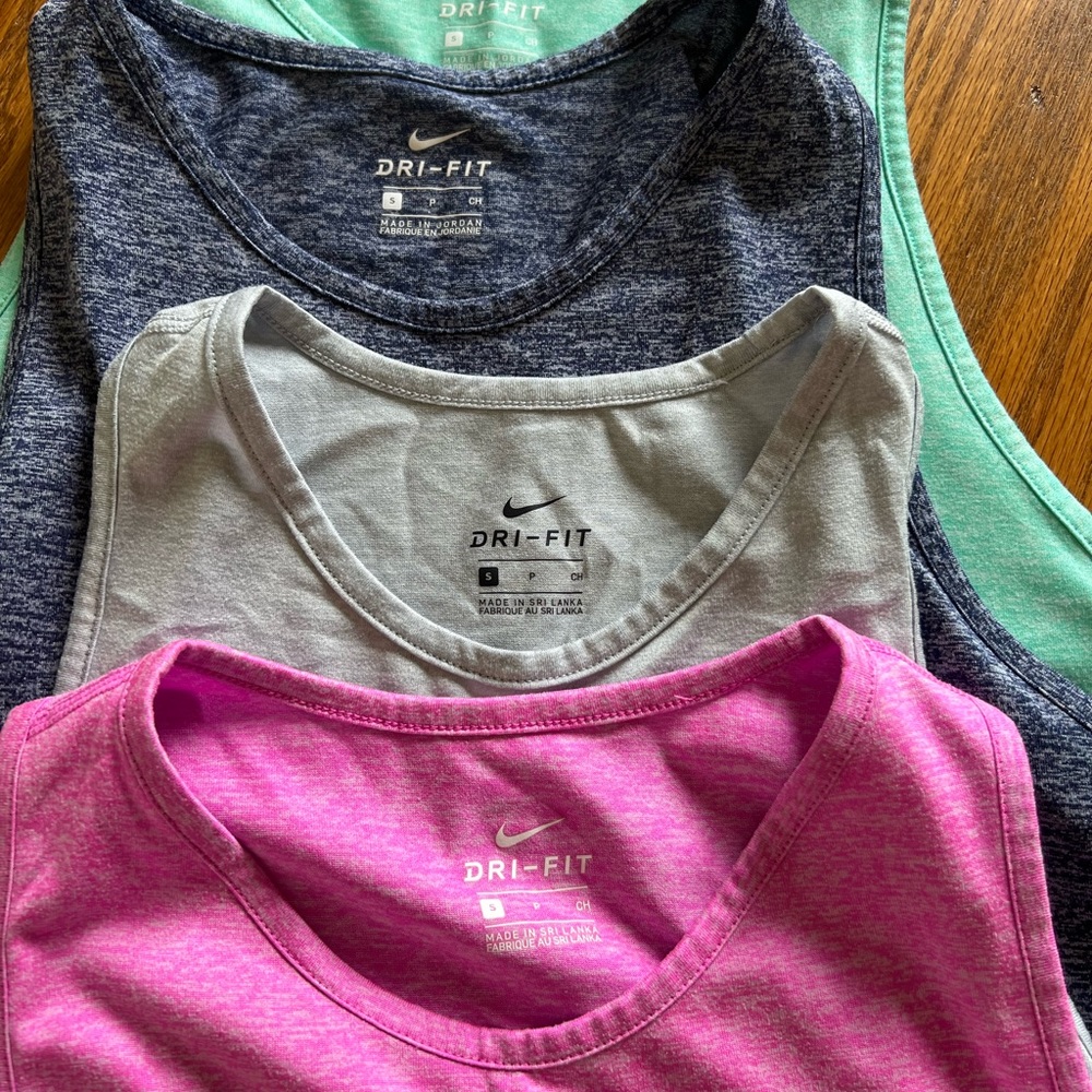 Nike Dry Fit Bundle | Small | four tops | Smoke Free Home